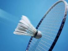 我们拭目以 我们拭目以