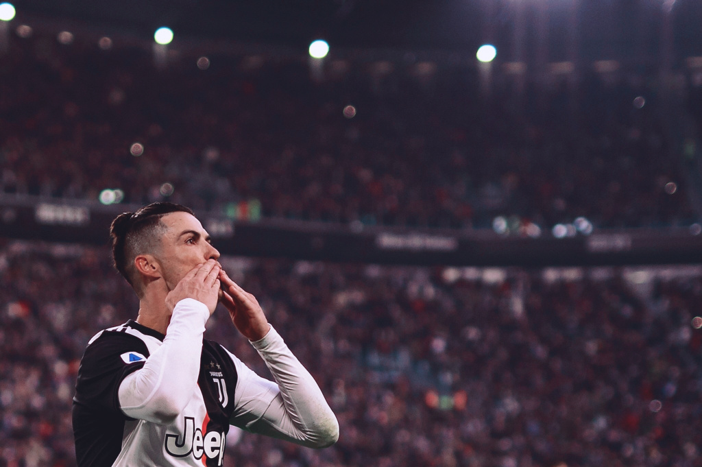 对手中具有 对手中具有